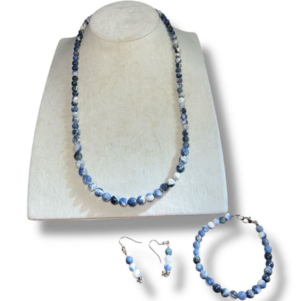 Faceted Stone Necklace, Bracelet, and Earring Set – Blue and White